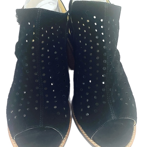 Chinese Laundry Perforated Peep-Toe Black Suede Bootie Women Size: 10 - Picture 4 of 10